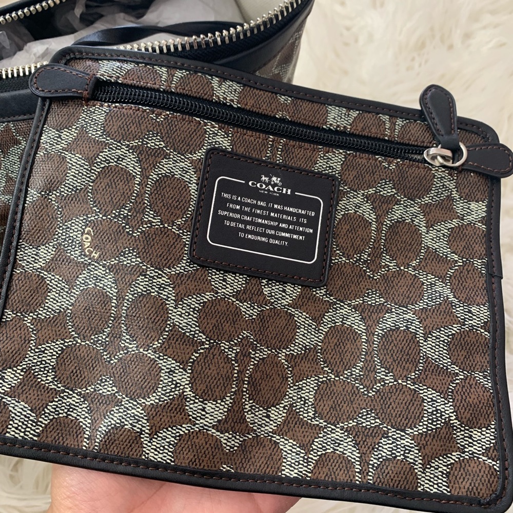 Handbag - Picture 4 of 5